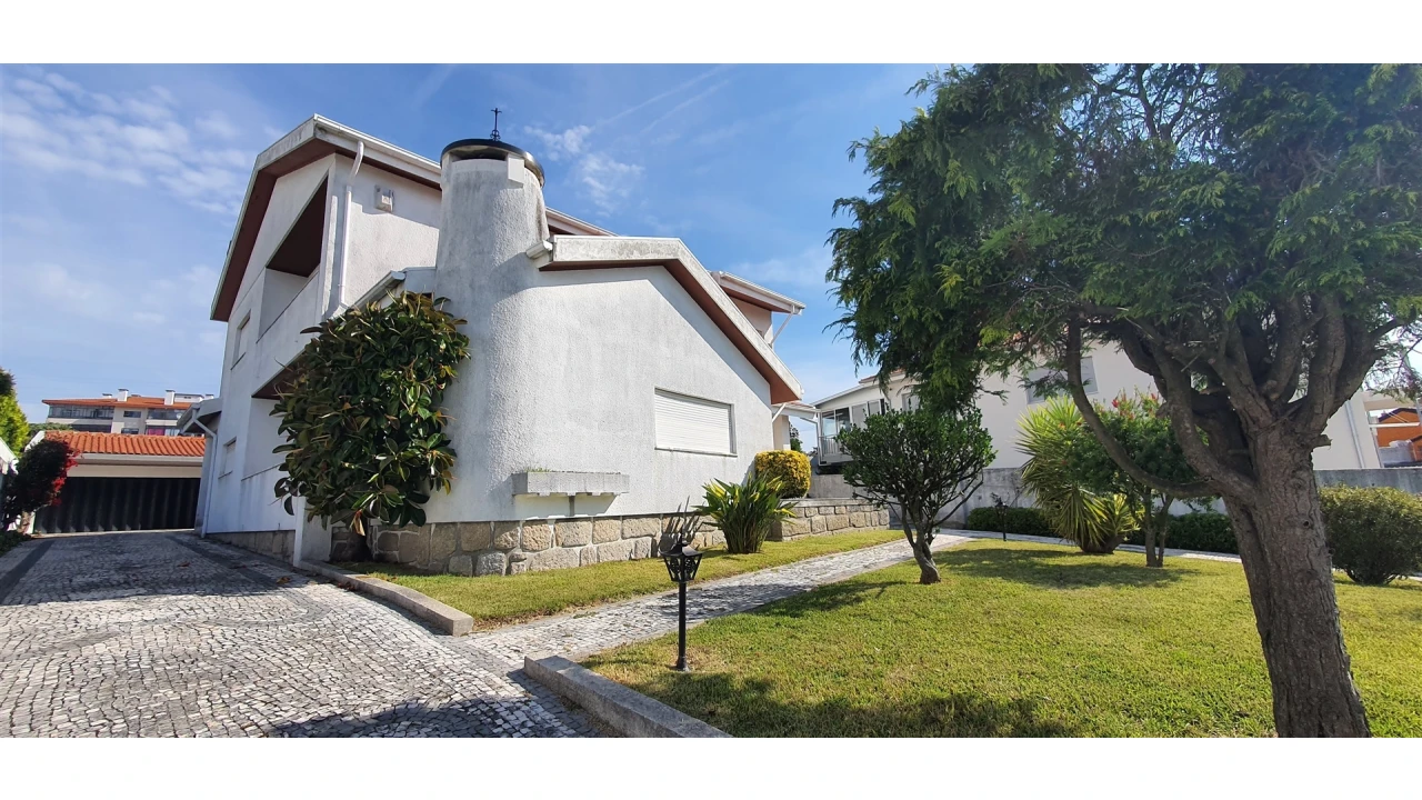 Quinta T4 para Venda em Mafamude e Vilar do Paraíso Foto 1