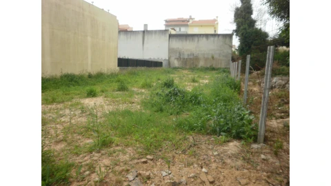 Terreno para Venda em Arcozelo