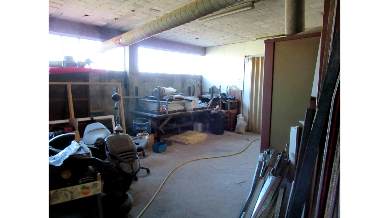 Negócio para Venda em Vilar de Andorinho Foto 12