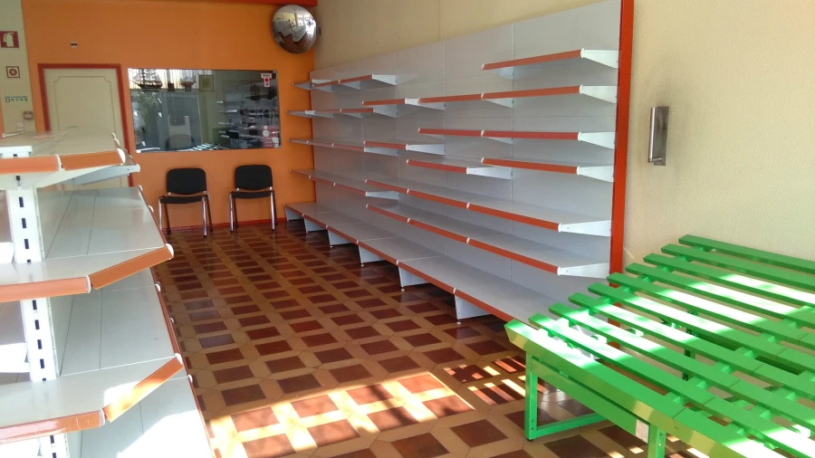 Loja para Venda em Alfena Foto 8