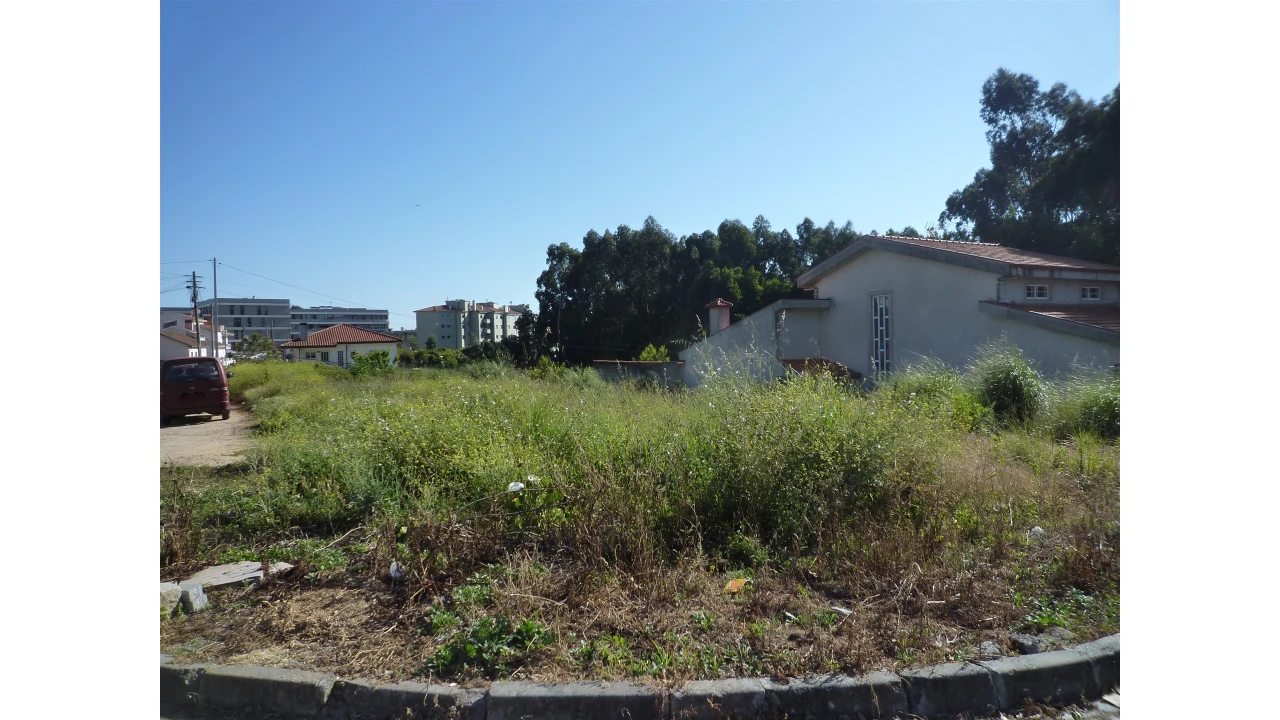 Terreno para Venda em Canelas Foto 1