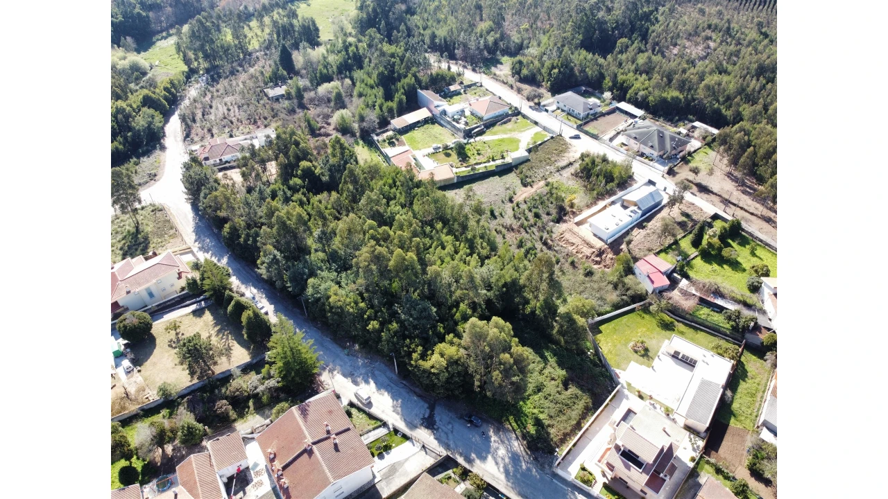 Terreno para Venda em Grijó e Sermonde Foto 2