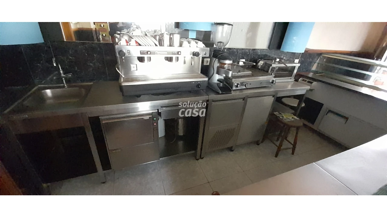 Loja para Venda em Serzedo e Perosinho Foto 17