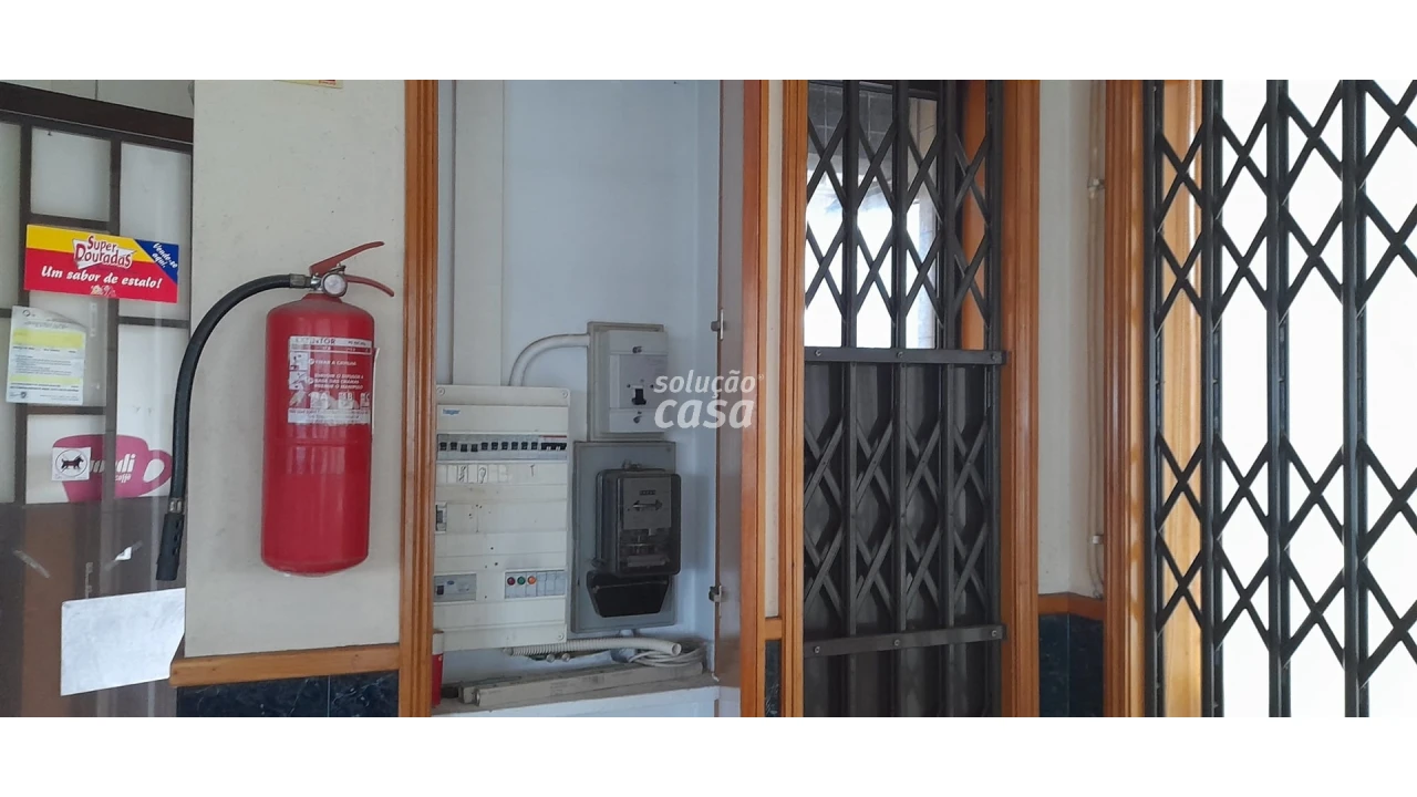 Loja para Venda em Serzedo e Perosinho Foto 16