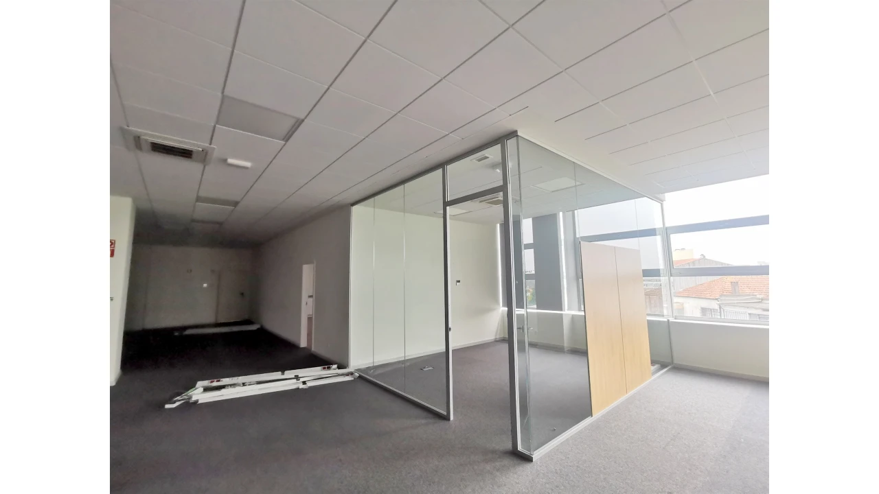 Escritório para Arrendamento em Cidade da Maia Foto 7