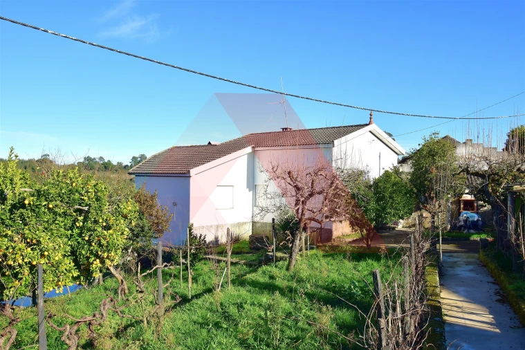 Quinta T3 para Venda em Covas e Vila Nova de Oliveirinha Foto 1