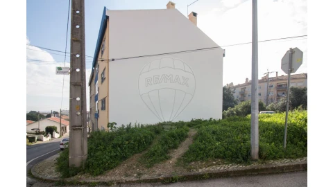 Terreno para Venda em Alenquer (Santo Estêvão e Triana)