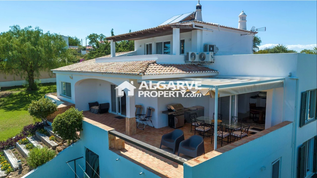 Moradia T5 para Venda em Boliqueime Foto 7