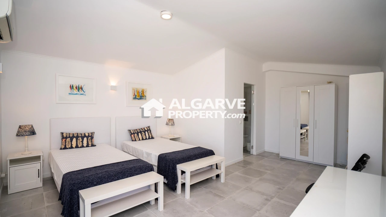 Moradia T5 para Venda em Boliqueime Foto 29