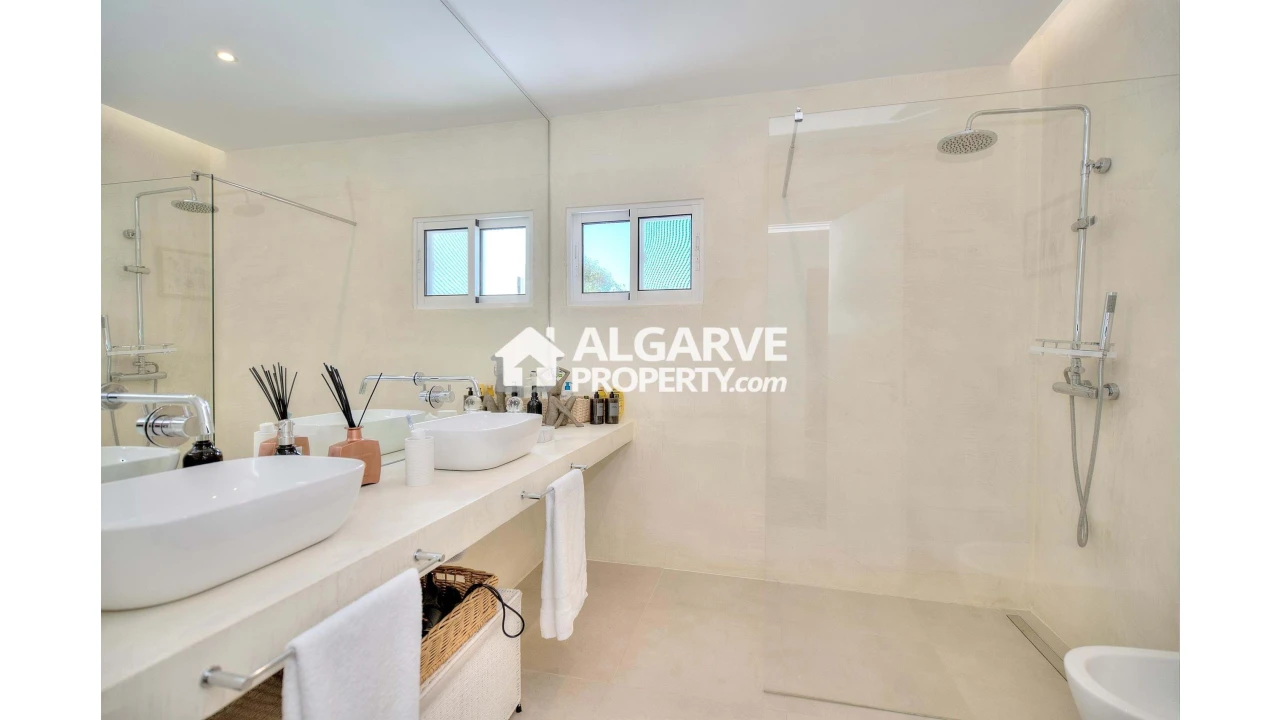 Moradia T5 para Venda em Boliqueime Foto 44