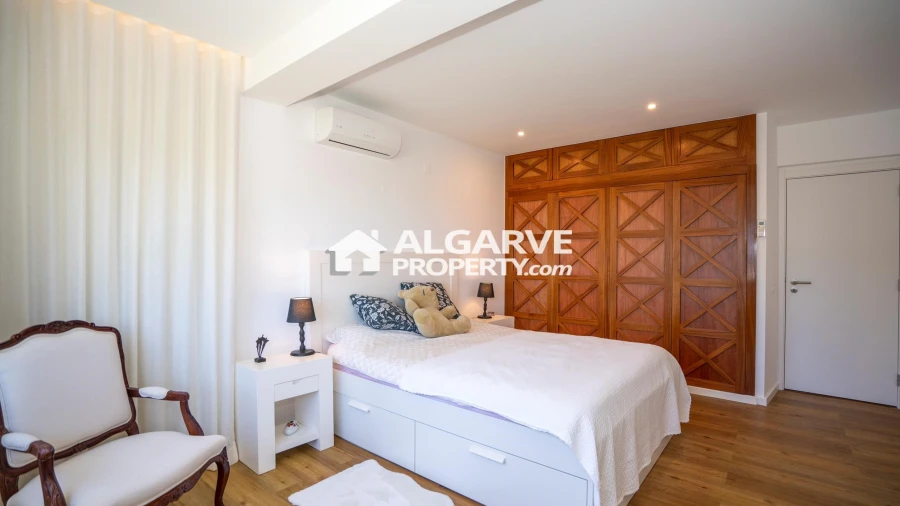 Moradia T5 para Venda em Boliqueime Foto 17