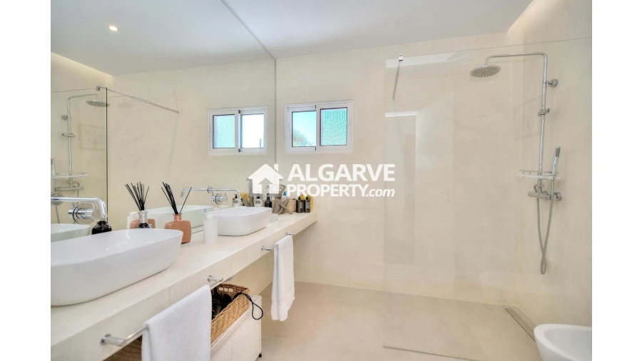 Moradia T5 para Venda em Boliqueime Foto 44