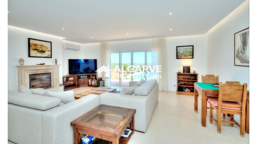 Moradia T5 para Venda em Boliqueime Foto 2