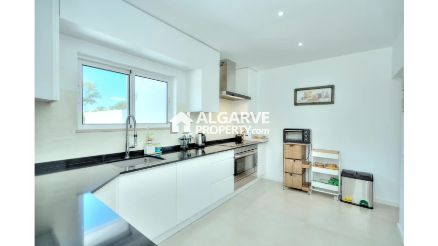 Moradia T5 para Venda em Boliqueime Foto 3