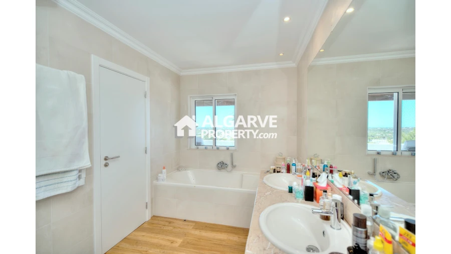 Moradia T5 para Venda em Boliqueime Foto 53