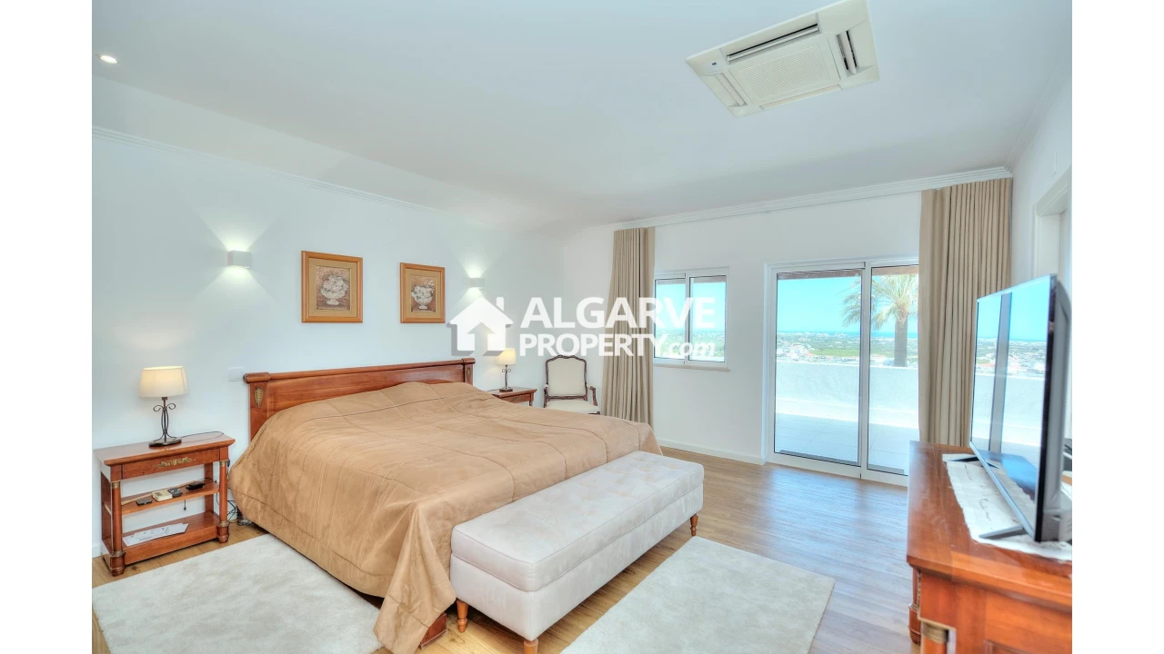 Moradia T5 para Venda em Boliqueime Foto 4