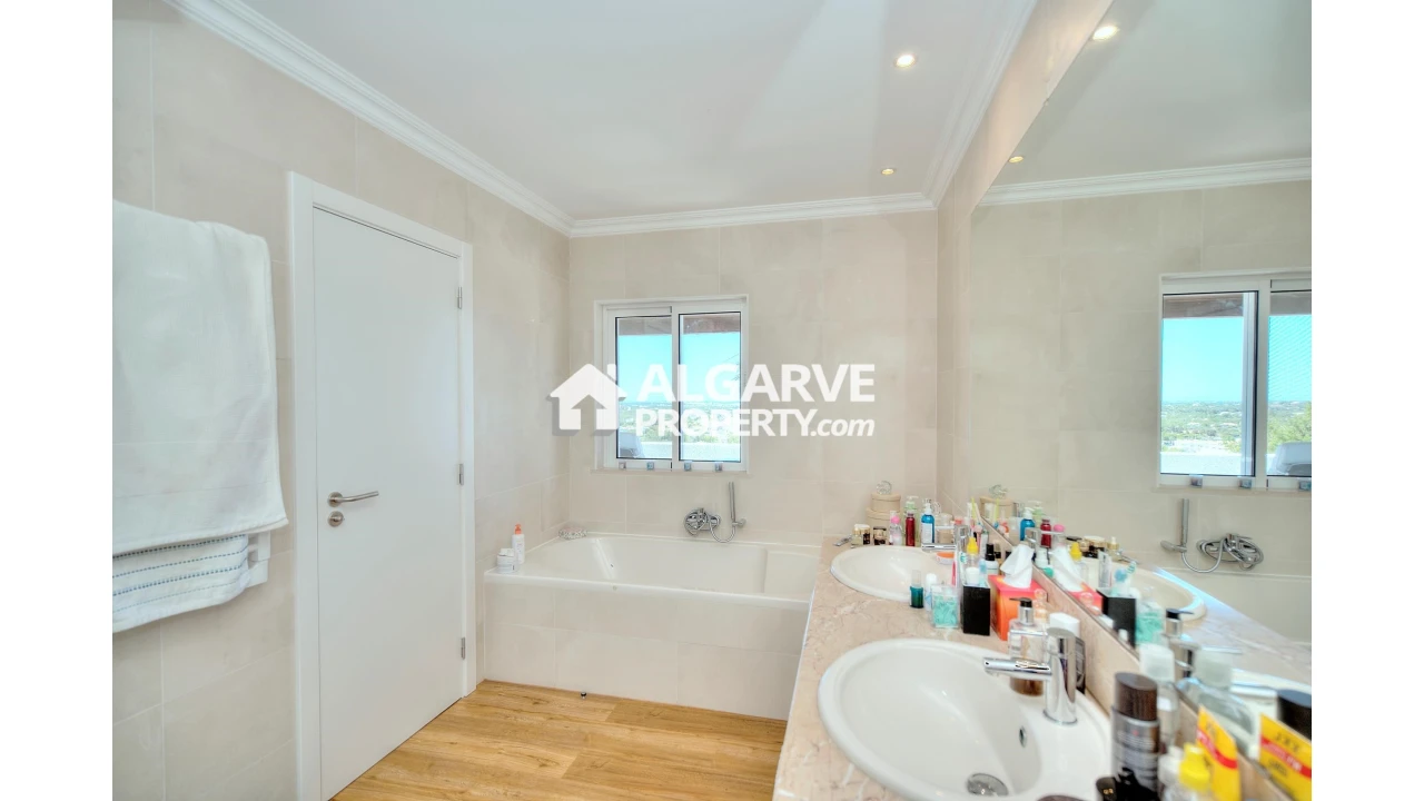 Moradia T5 para Venda em Boliqueime Foto 53