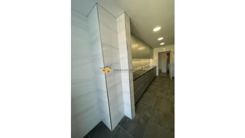 Apartamento T3 para Venda em Cedofeita, Santo Ildefonso, Sé, Miragaia, São Nicolau e Vitória