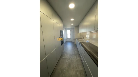 Apartamento T3 para Venda em Cedofeita, Santo Ildefonso, Sé, Miragaia, São Nicolau e Vitória