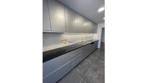 Apartamento T3 para Venda em Cedofeita, Santo Ildefonso, Sé, Miragaia, São Nicolau e Vitória