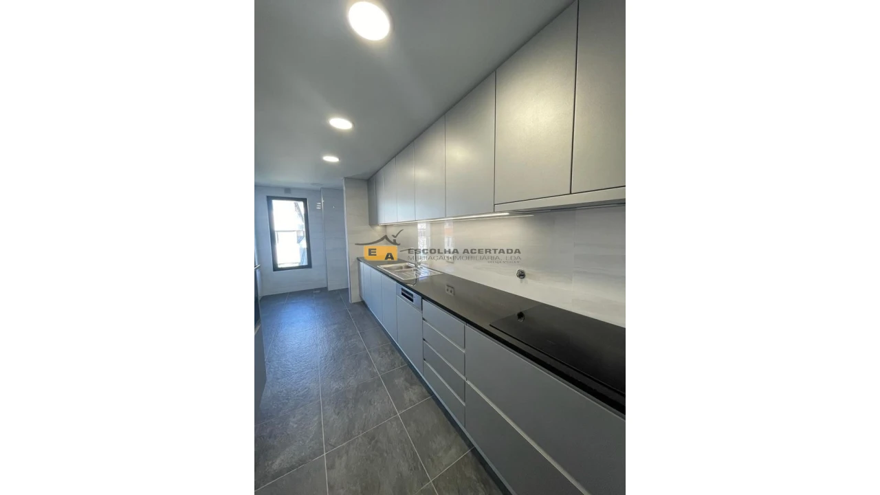 Apartamento T3 para Venda em Cedofeita, Santo Ildefonso, Sé, Miragaia, São Nicolau e Vitória Foto 2