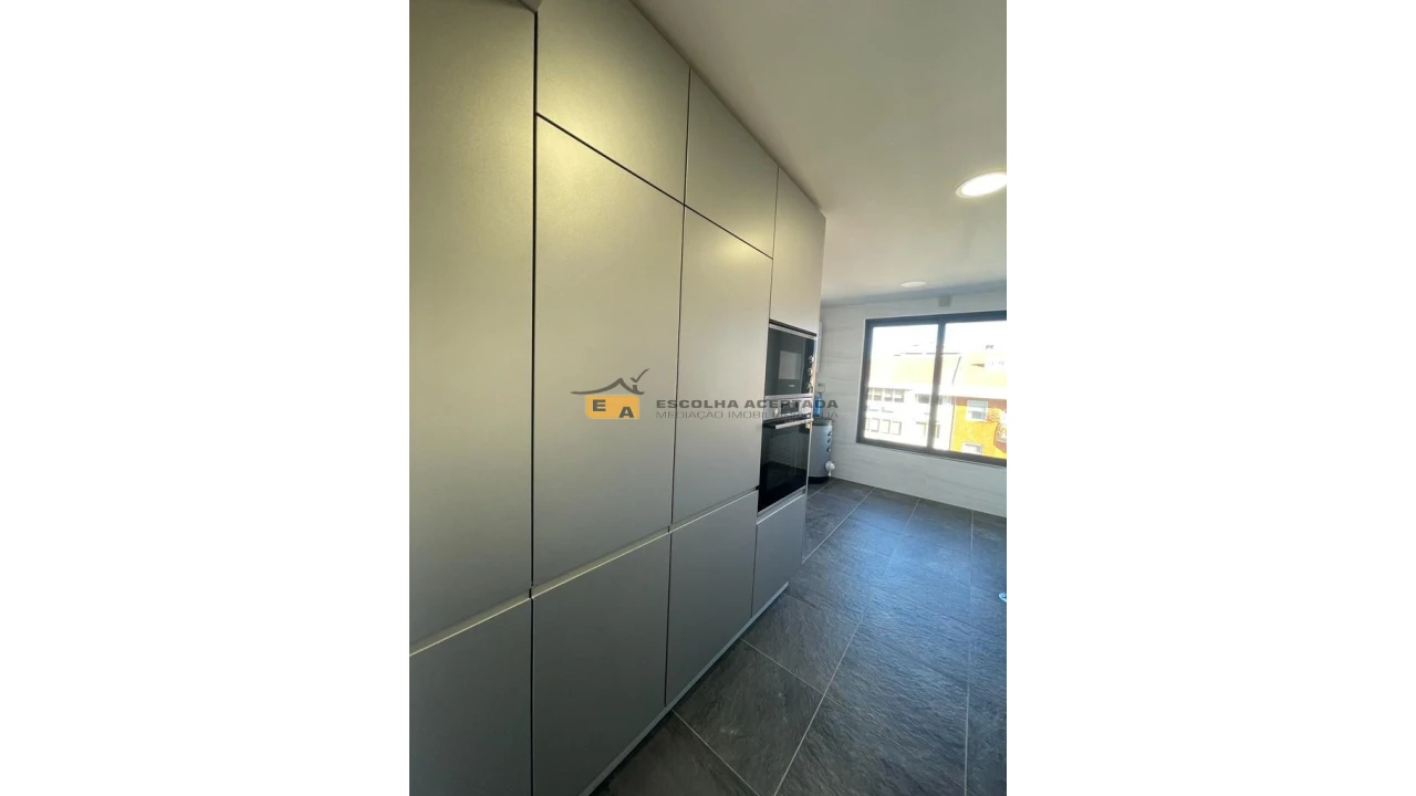 Apartamento T2 para Venda em Cedofeita, Santo Ildefonso, Sé, Miragaia, São Nicolau e Vitória Foto 2