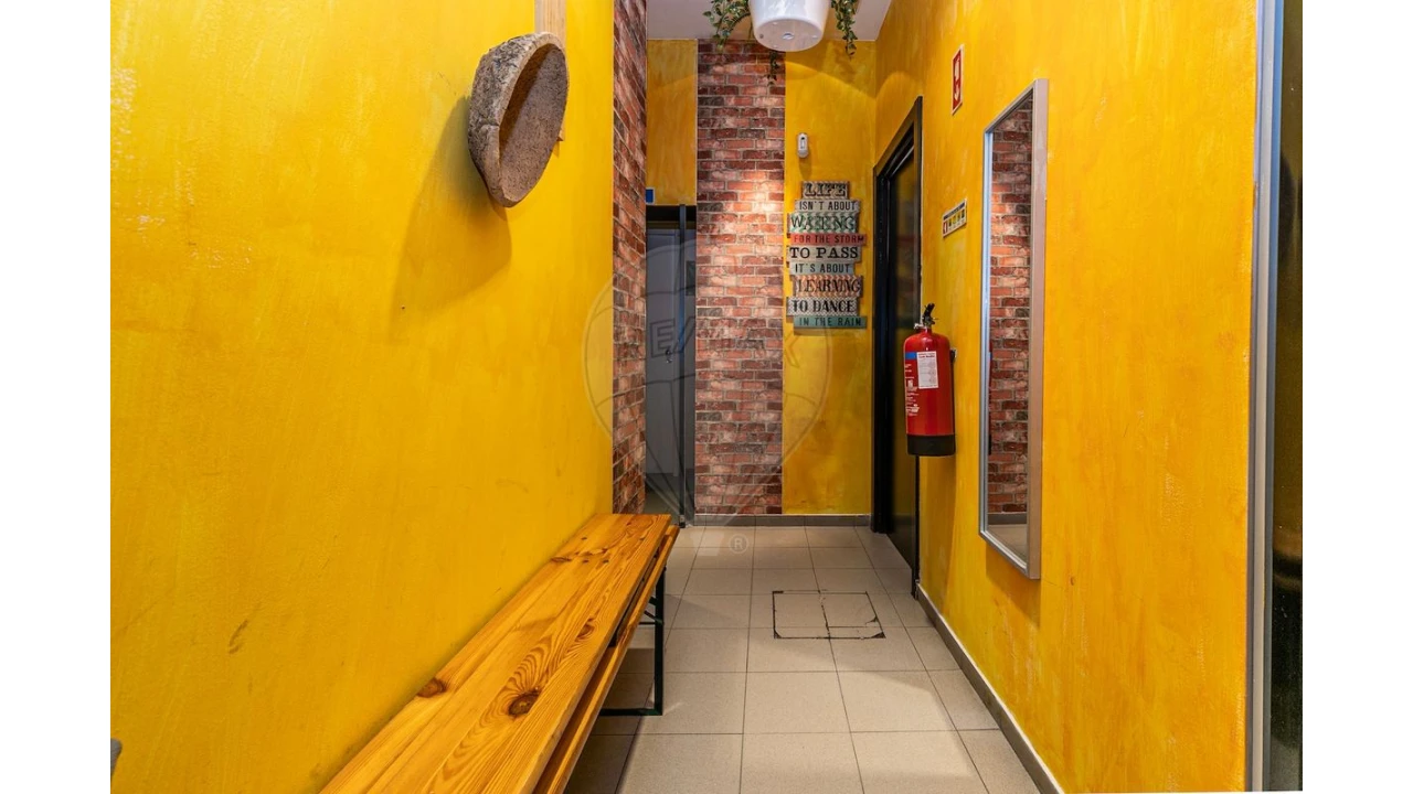 Negócio para Venda em São Domingos de Benfica Foto 8