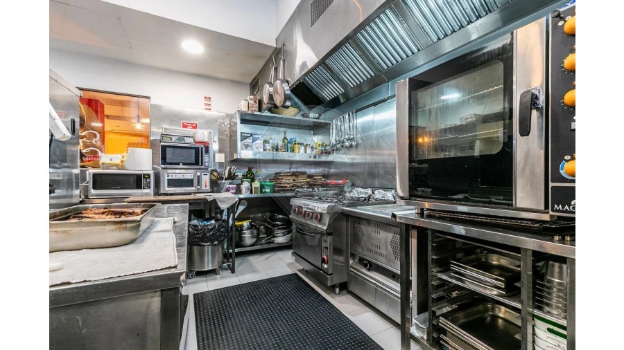 Negócio para Venda em São Domingos de Benfica Foto 9