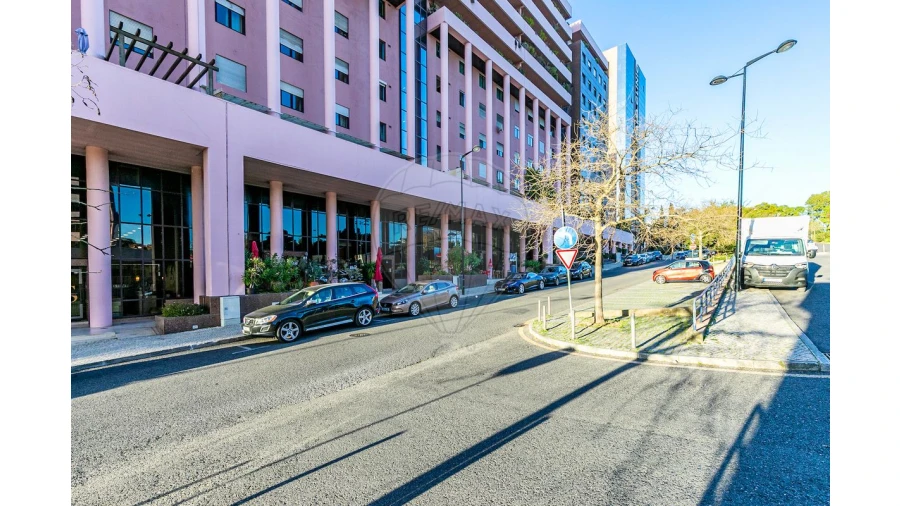 Negócio para Venda em São Domingos de Benfica Foto 13