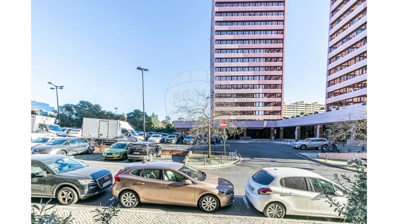 Negócio para Venda em São Domingos de Benfica Foto 14
