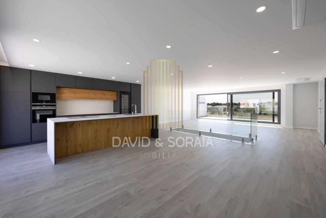 Apartamento T4 para Venda em Alcochete Foto 7