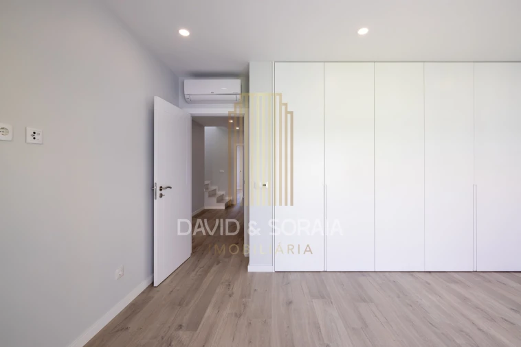 Apartamento T4 para Venda em Alcochete Foto 29