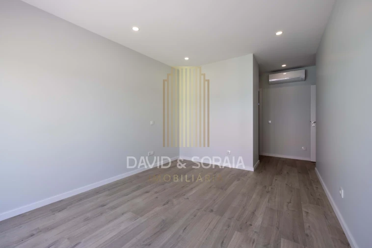 Apartamento T4 para Venda em Alcochete Foto 35