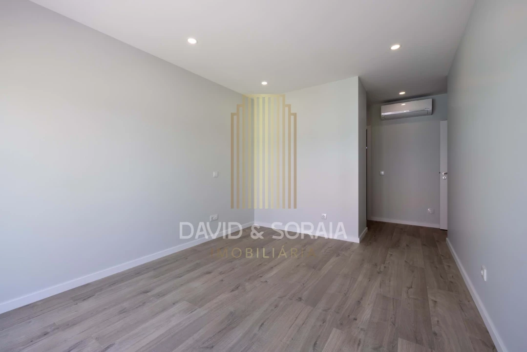 Apartamento T4 para Venda em Alcochete Foto 35