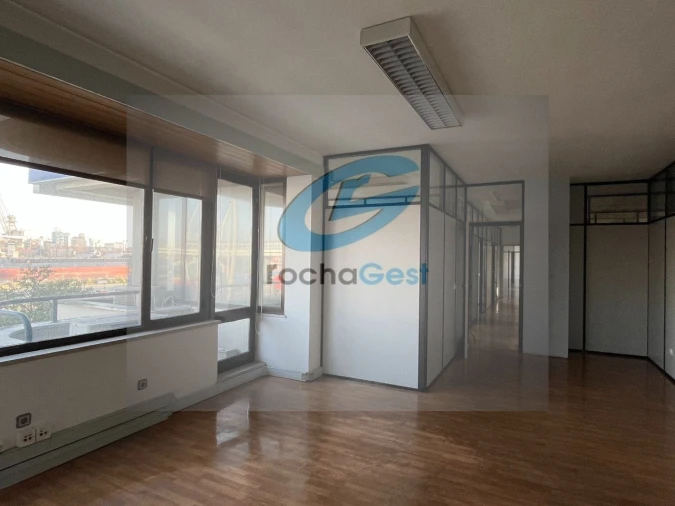 Escritório para Arrendamento em Custóias, Leça do Balio e Guifões Foto 9