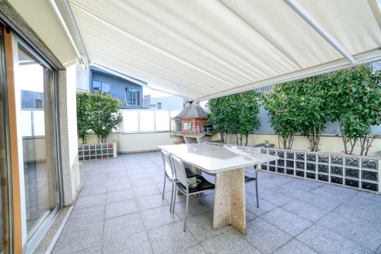 Moradia T4 para Venda em Ramalde Foto 4