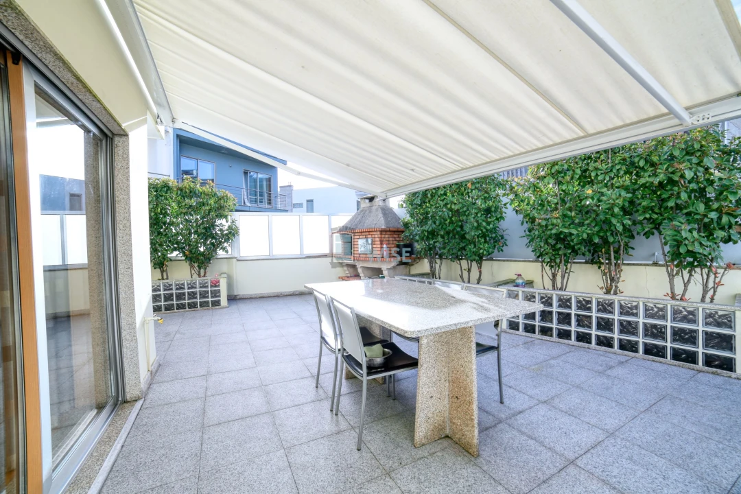 Moradia T4 para Venda em Ramalde Foto 4