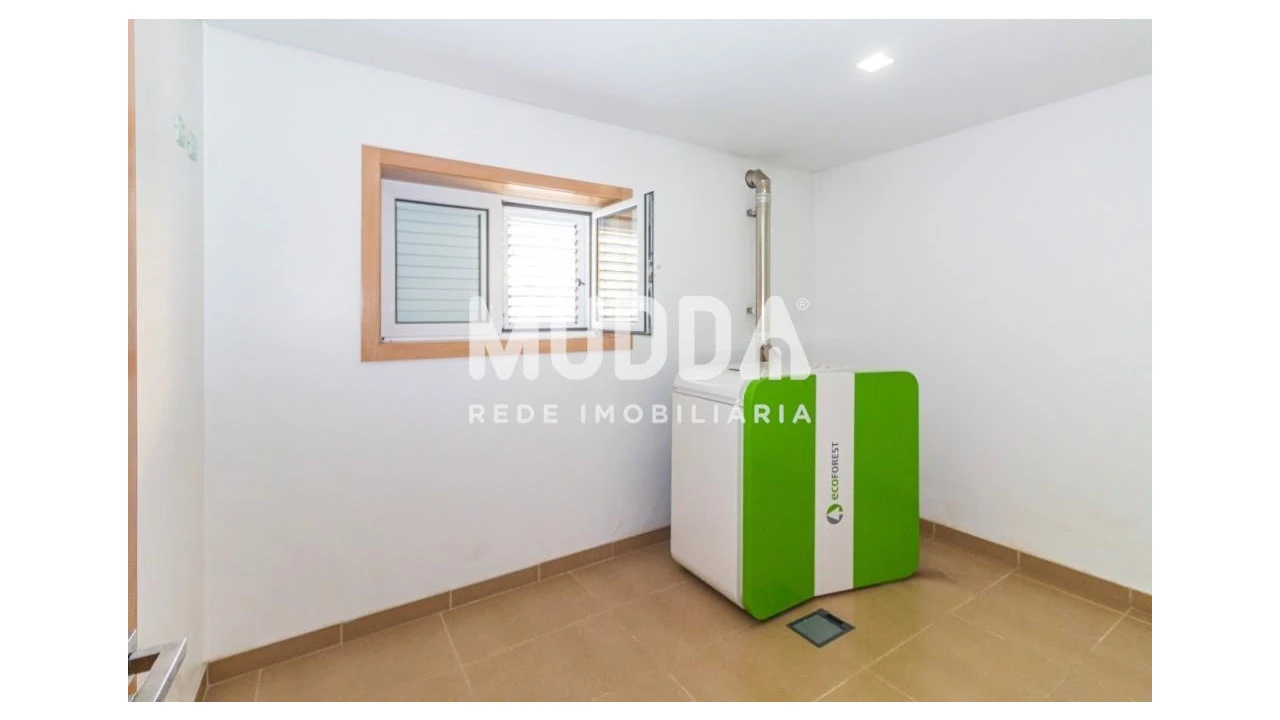 Moradia T3 para Venda em Caldas de São Jorge e Pigeiros Foto 31