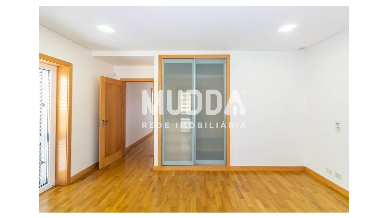 Moradia T3 para Venda em Caldas de São Jorge e Pigeiros Foto 21