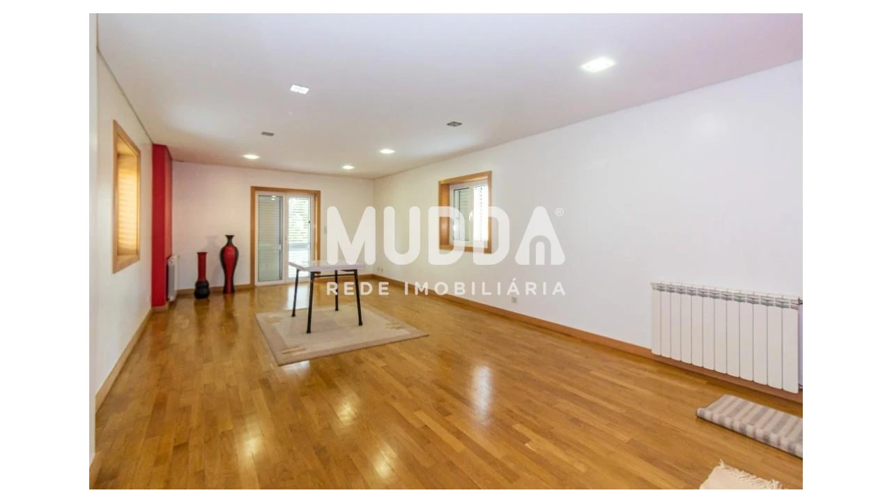 Moradia T3 para Venda em Caldas de São Jorge e Pigeiros Foto 10