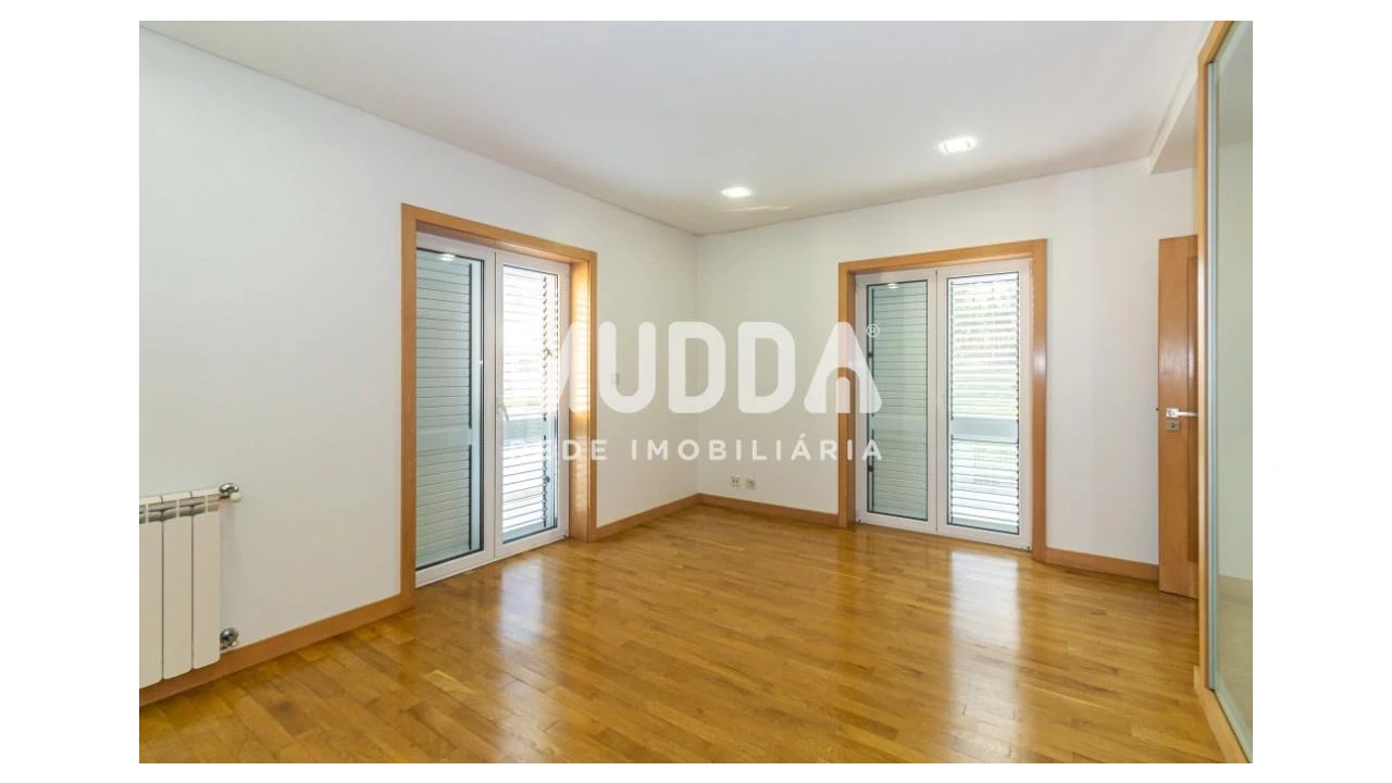 Moradia T3 para Venda em Caldas de São Jorge e Pigeiros Foto 25