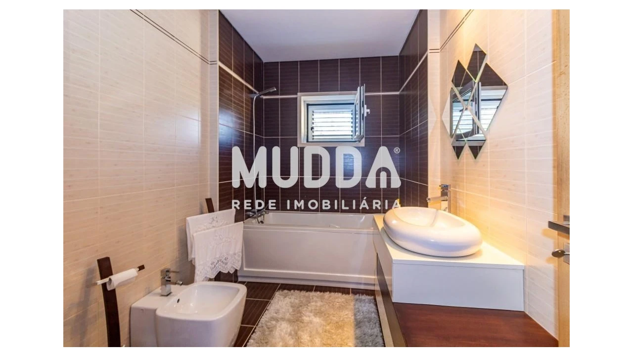 Moradia T3 para Venda em Caldas de São Jorge e Pigeiros Foto 24