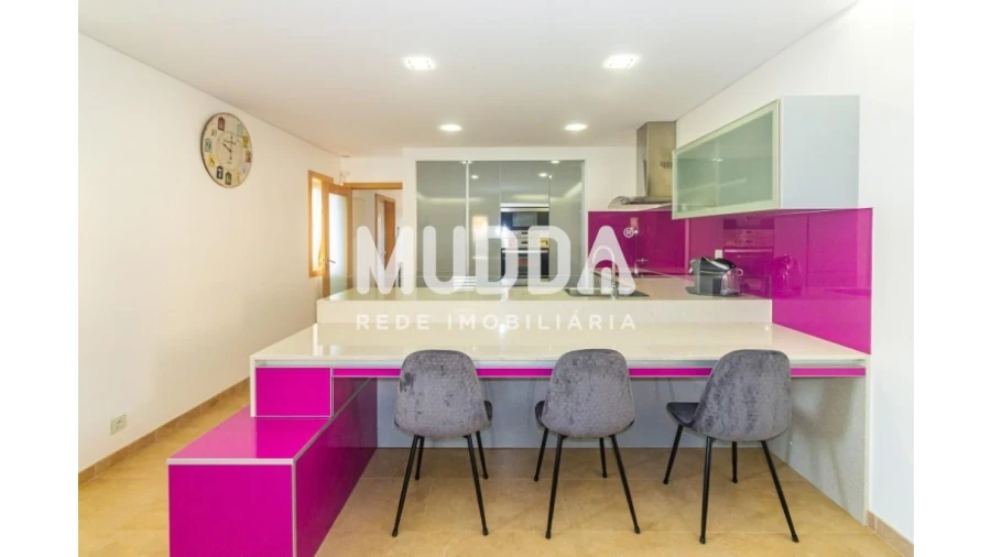 Moradia T3 para Venda em Caldas de São Jorge e Pigeiros Foto 3