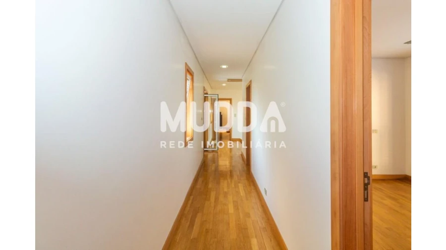 Moradia T3 para Venda em Caldas de São Jorge e Pigeiros Foto 23