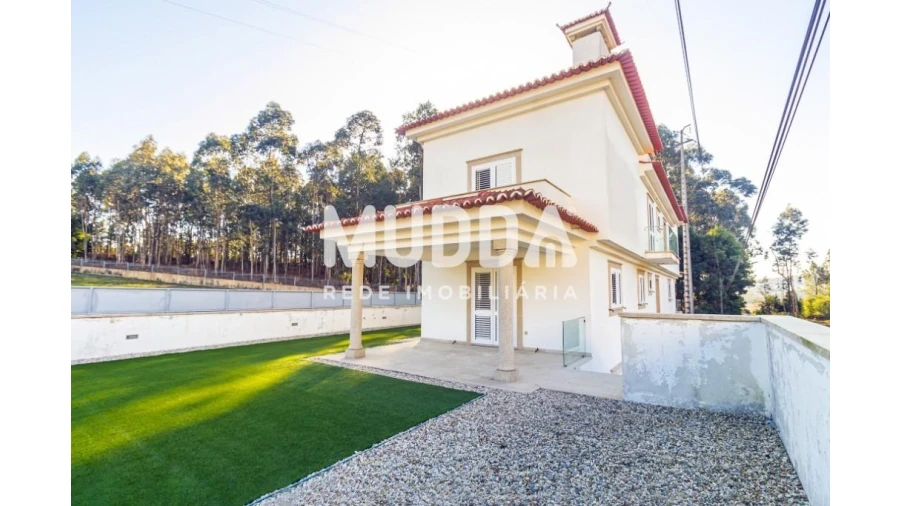 Moradia T3 para Venda em Caldas de São Jorge e Pigeiros Foto 37