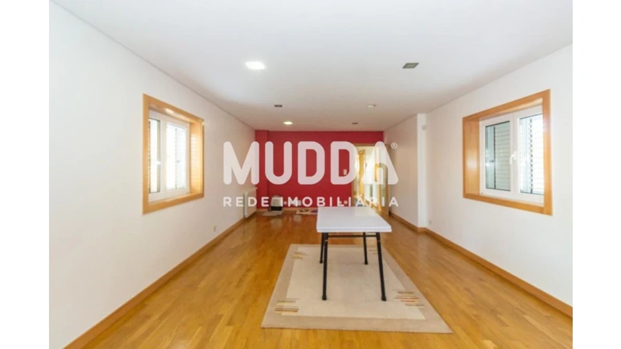 Moradia T3 para Venda em Caldas de São Jorge e Pigeiros Foto 8