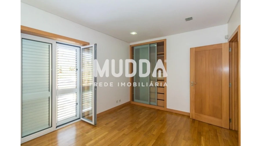 Moradia T3 para Venda em Caldas de São Jorge e Pigeiros Foto 26