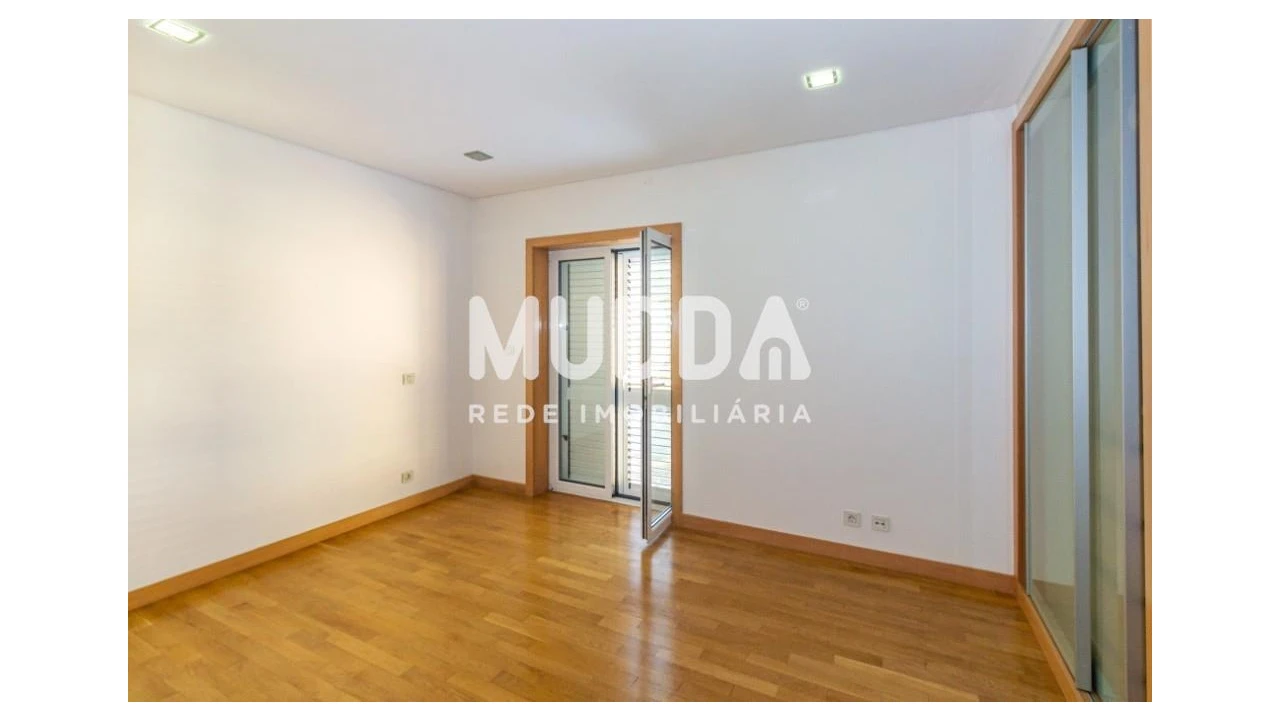 Moradia T3 para Venda em Caldas de São Jorge e Pigeiros Foto 22