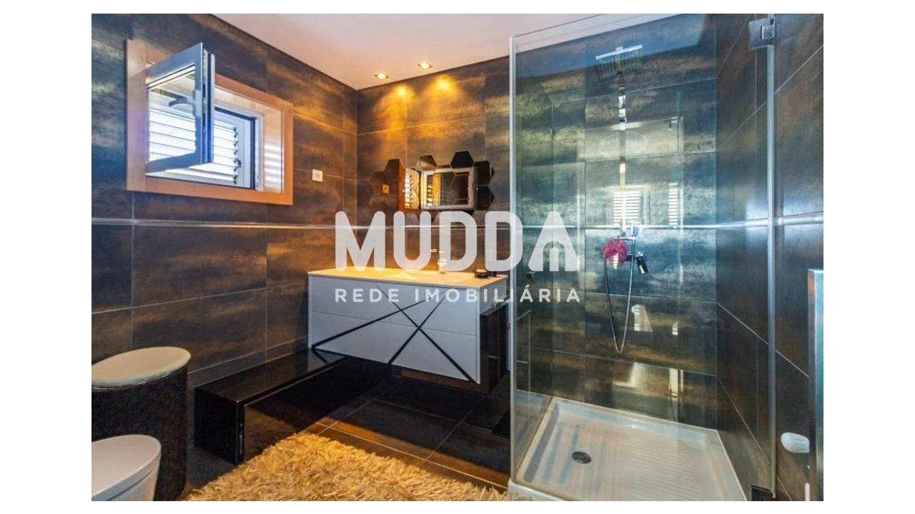 Moradia T3 para Venda em Caldas de São Jorge e Pigeiros Foto 16