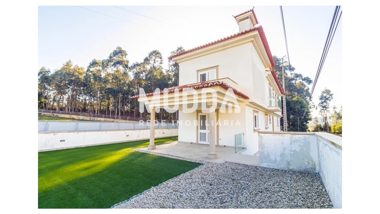 Moradia T3 para Venda em Caldas de São Jorge e Pigeiros Foto 37